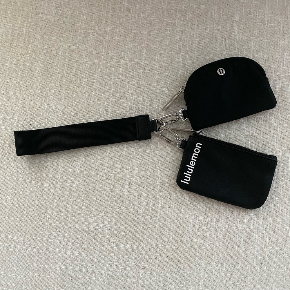 Lululemon Dual Pouch Wristlet in black